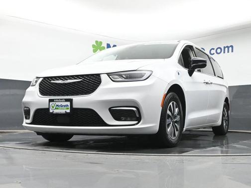 2024 Chrysler Pacifica Hybrid Select