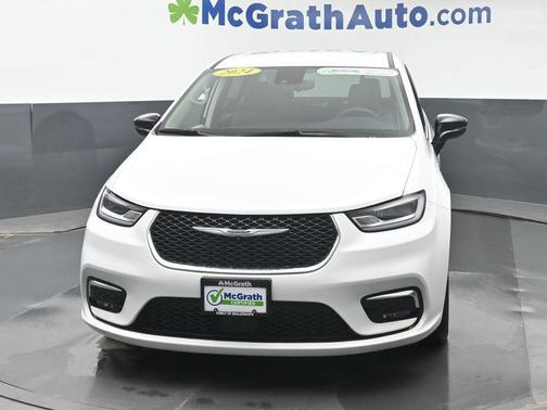 2024 Chrysler Pacifica Hybrid Select