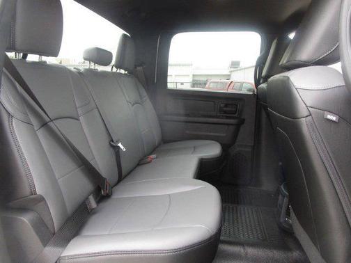 2024 RAM 2500 Tradesman Crew Cab 4x4 6'4' Box