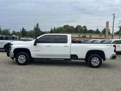 WHITE 2023 Chevrolet Silverado 2500 LT