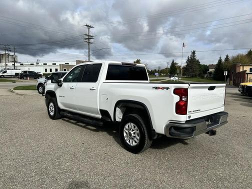 WHITE 2023 Chevrolet Silverado 2500 LT