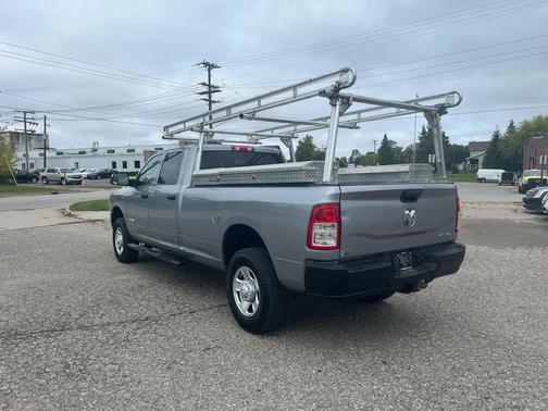 2022 RAM 3500 Tradesman Crew Cab 4x4 8' Box