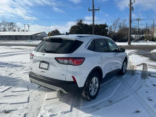 2020 Ford Escape SE