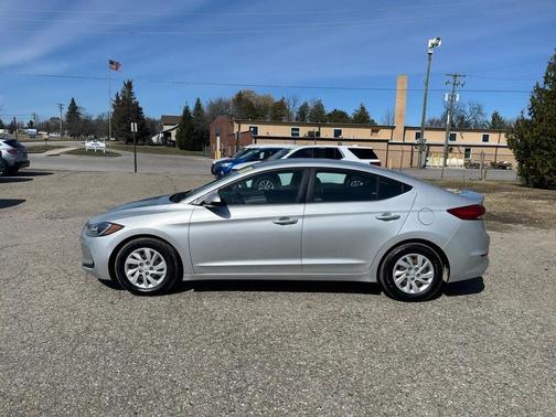 2018 Hyundai ELANTRA SE