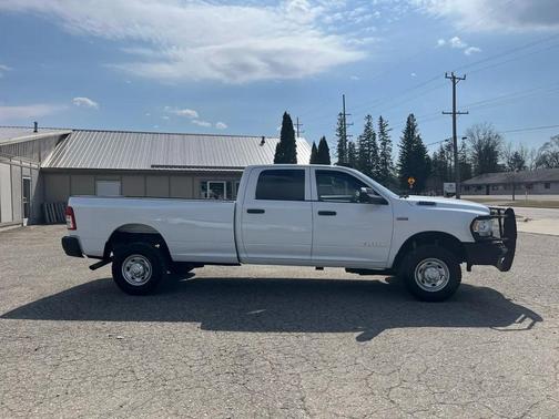 2022 RAM 2500 Tradesman Crew Cab 4x4 8' Box