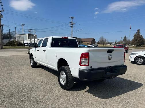 2022 RAM 2500 Tradesman Crew Cab 4x4 8' Box