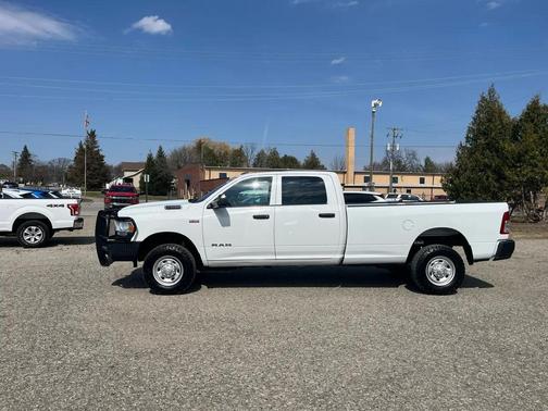 2022 RAM 2500 Tradesman Crew Cab 4x4 8' Box