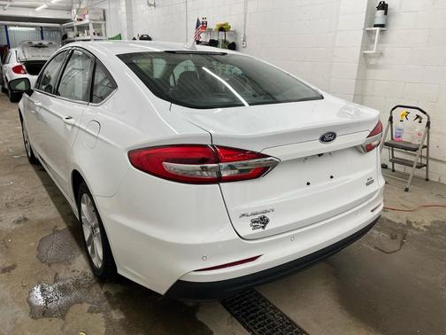 2020 Ford Fusion Hybrid SE