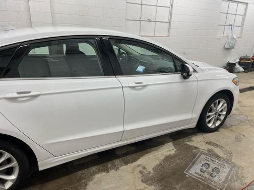 2020 Ford Fusion Hybrid SE