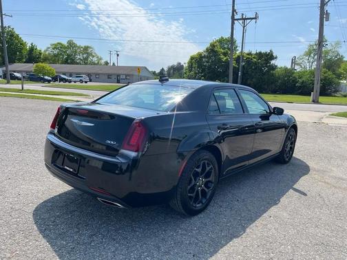 Gloss Black 2019 Chrysler 300 S