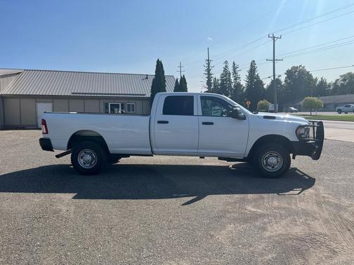 2023 RAM 2500 Tradesman Crew Cab 4x4 8' Box