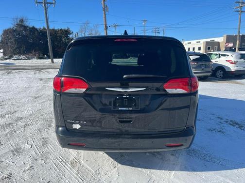 2017 Chrysler Pacifica LX