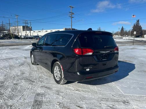 2017 Chrysler Pacifica LX