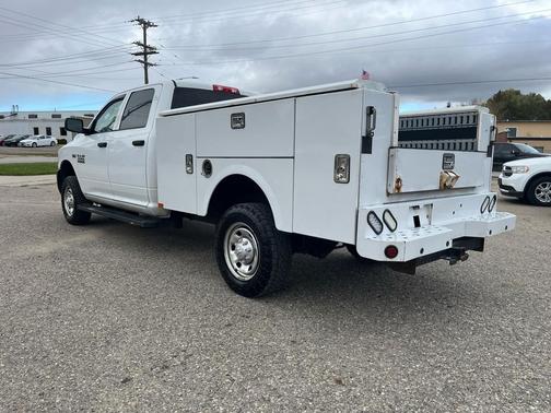 2017 RAM 2500 Tradesman Crew Cab 4x4 8' Box