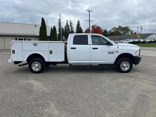 2017 RAM 2500 Tradesman Crew Cab 4x4 8' Box