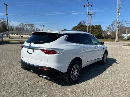 WHITE 2023 Buick Enclave Essence FWD