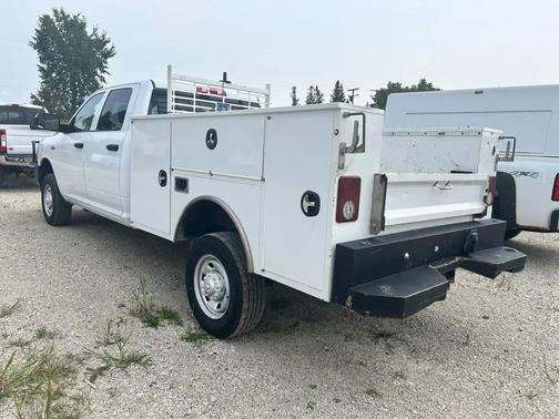 Bright White Clearcoat 2022 RAM 2500 Tradesman Crew Cab 4x4 8' Box