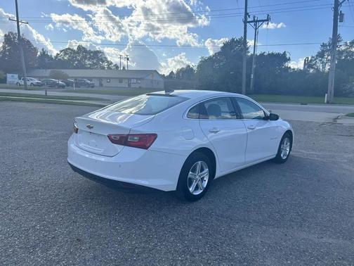 Summit White 2020 Chevrolet Malibu 1LS