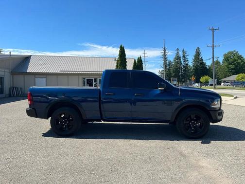 Patriot Blue Pearlcoat 2021 RAM 1500 Classic SLT