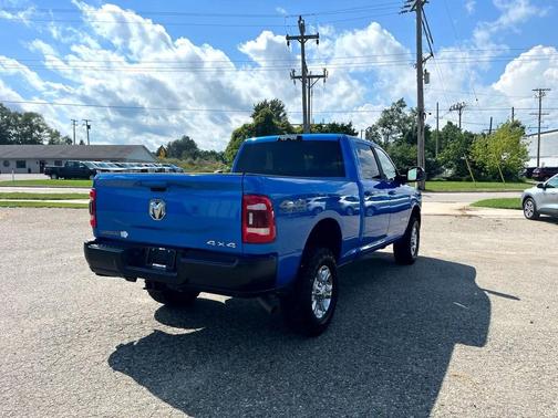 2021 RAM 2500 Big Horn Crew Cab 4x4 6'4' Box