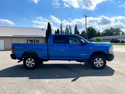 2021 RAM 2500 Big Horn Crew Cab 4x4 6'4' Box