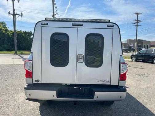 Brilliant Silver Metallic 2021 Nissan Titan XD SV
