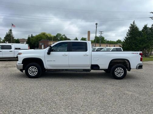 Summit White 2024 Chevrolet Silverado 2500 LT