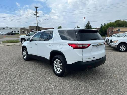 Summit White 2019 Chevrolet Traverse LS