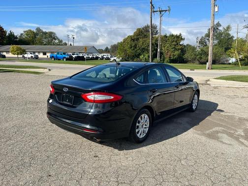 2016 Ford Fusion S