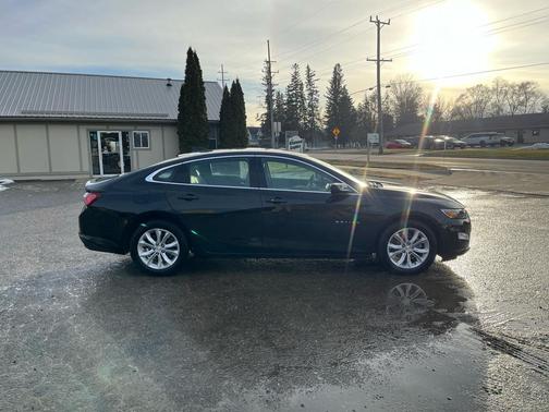 2021 Chevrolet Malibu FWD LT
