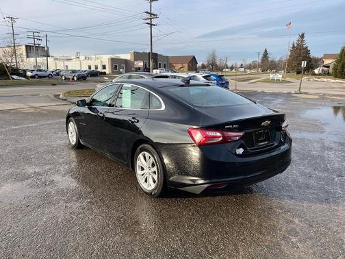 2021 Chevrolet Malibu FWD LT