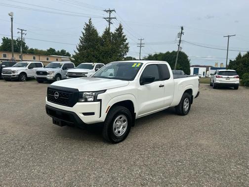 Glacier White 2022 Nissan Frontier S