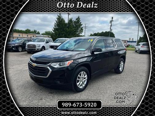 Mosaic Black Metallic 2019 Chevrolet Traverse LS