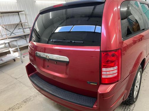 2008 Chrysler Town & Country LX