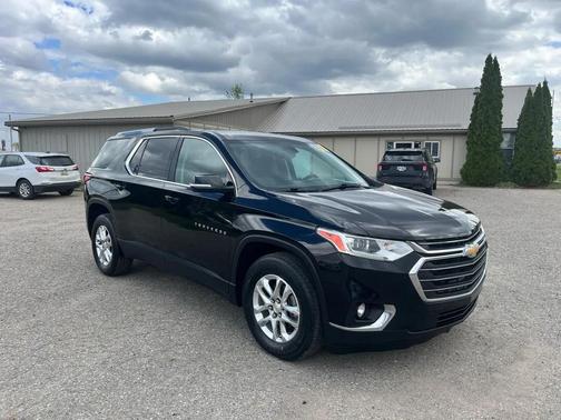 Mosaic Black Metallic 2018 Chevrolet Traverse LT Cloth