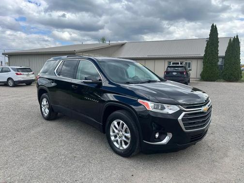Mosaic Black Metallic 2018 Chevrolet Traverse LT Cloth