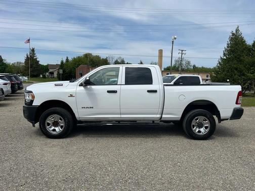 Bright White Clearcoat 2019 RAM 2500 Tradesman Crew Cab 4x4 6'4' Box
