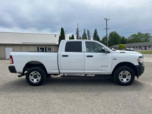 Bright White Clearcoat 2019 RAM 2500 Tradesman Crew Cab 4x4 6'4' Box