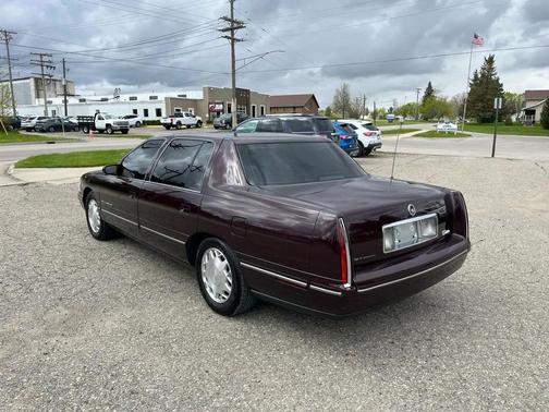 Black 1997 Cadillac DeVille Concours