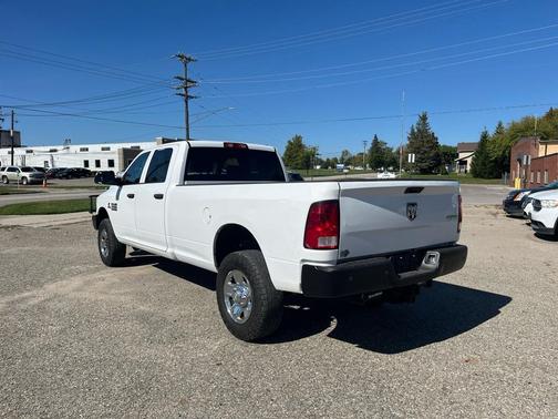 2018 RAM 2500 Tradesman Crew Cab 4x4 8' Box