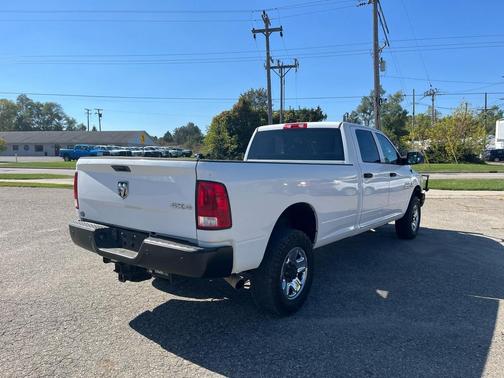 2018 RAM 2500 Tradesman Crew Cab 4x4 8' Box