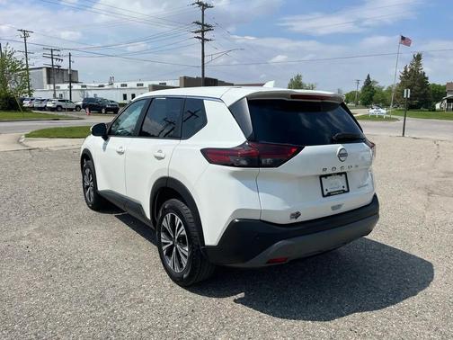 WHITE 2023 Nissan Rogue SV