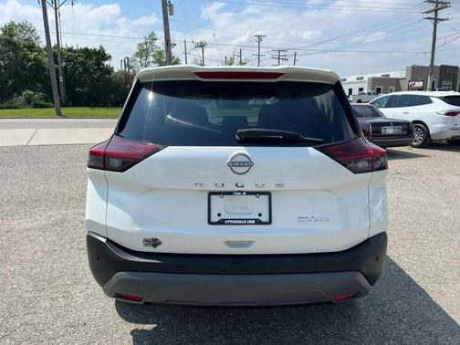 WHITE 2023 Nissan Rogue SV