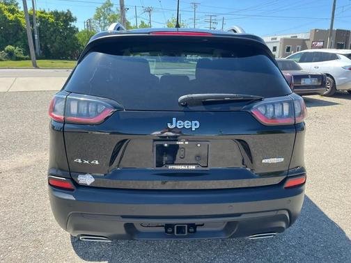Diamond Black Crystal Pearlcoat 2020 Jeep Cherokee Latitude