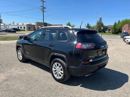 Diamond Black Crystal Pearlcoat 2020 Jeep Cherokee Latitude