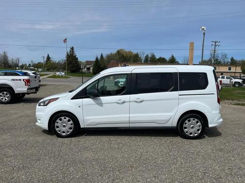 Agate Black Metallic 2022 Ford Transit Connect XLT