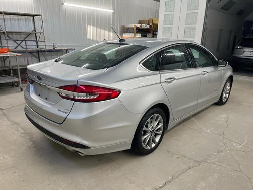 2017 Ford Fusion Hybrid SE