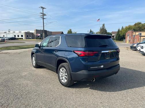 2022 Chevrolet Traverse LS
