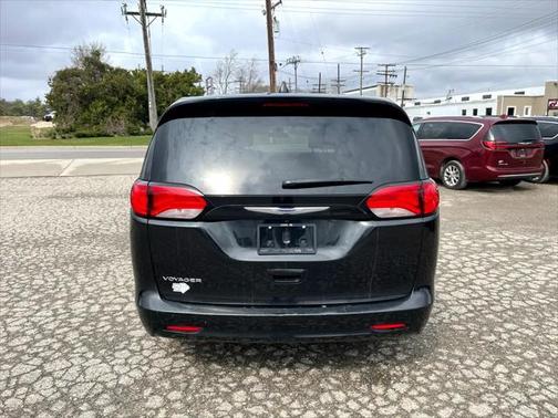 2020 Chrysler Voyager LX