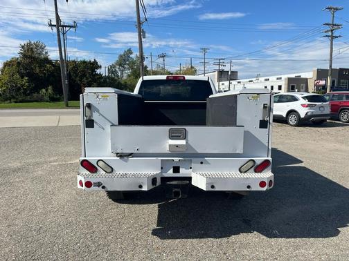 2018 RAM 2500 Tradesman Crew Cab 4x4 8' Box